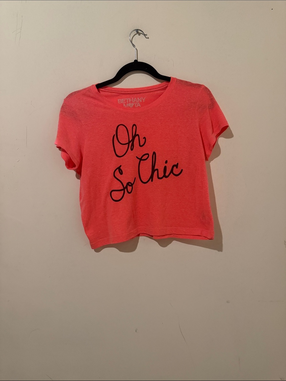 Bethany Mota Coral Pink 'Oh So Chic' Graphic crop top Size Small